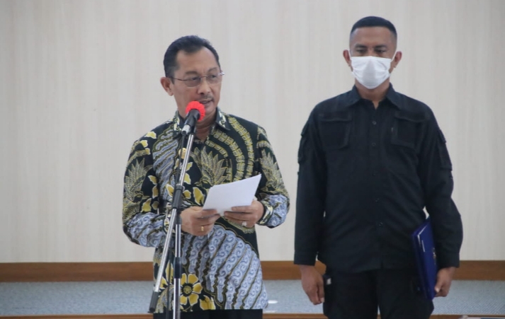 Ketgam : Wakil Gubernur Maluku, Barnabas Nathaniel Orno saat memberikan sambutan pada Pelantikan Pejabat Fungsional Ahli Madya dan Pejabat Fungsional Ahli Muda (FOTO: BIRO ADPIM SETDA MALUKU)